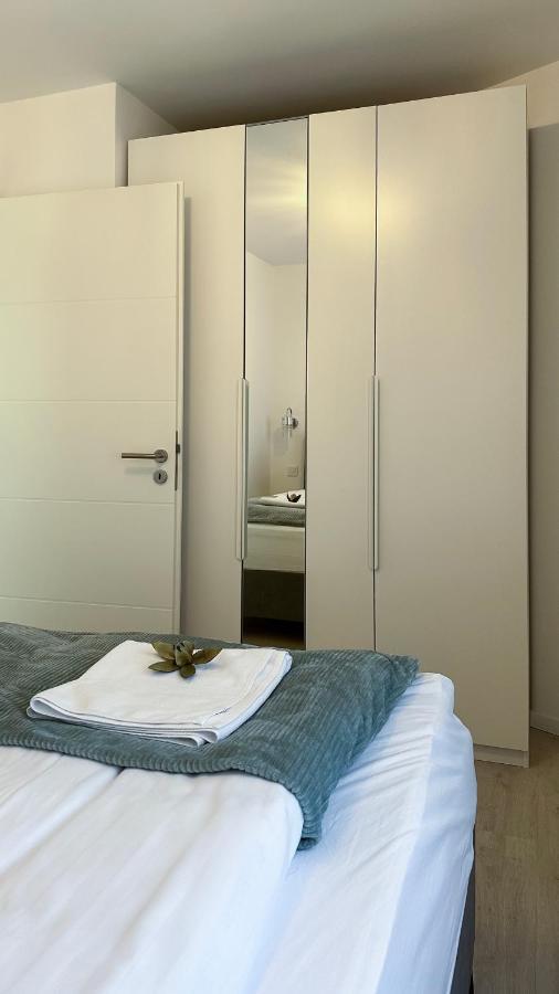Linden Apartman 001 - Adults Only Mosonmagyaróvár エクステリア 写真
